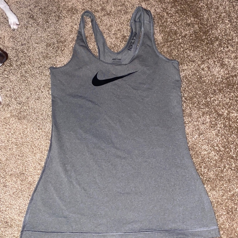 Nike pro workout top